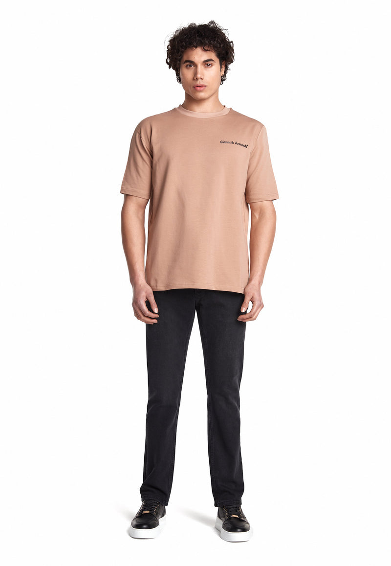 Frontansicht der Anthrazit-Jeans mit geradem Schnitt und klassischem 5-Pocket-Design.