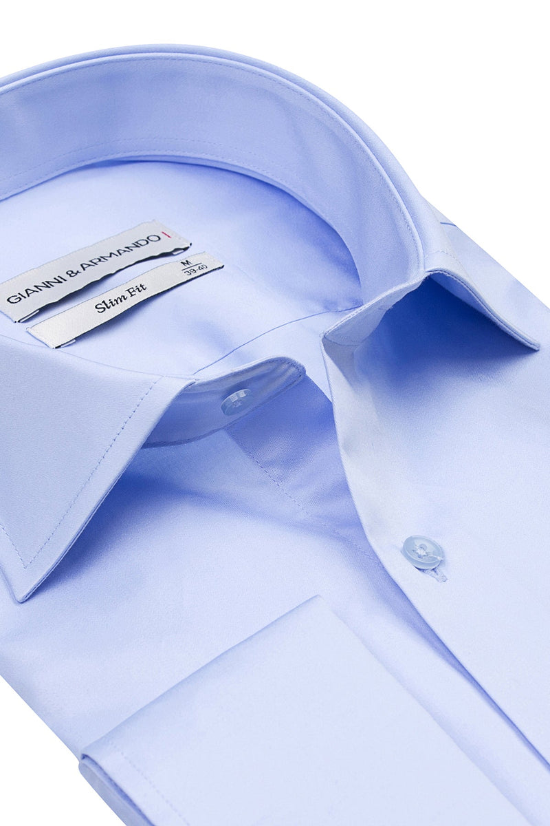 Detailaufnahme der Doppelmanchetten und des Kent‑Kragens des Hellblauen Business‑Hemd