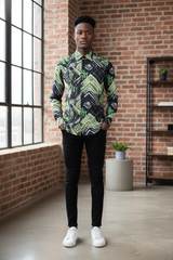 Langärmliges Slim Fit Hemd mit klassischem Kragen, präsentiert in eleganter Pose