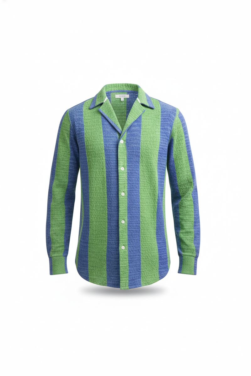 Back view of the Herrenhemd, displaying the seamless hem and tailored back.