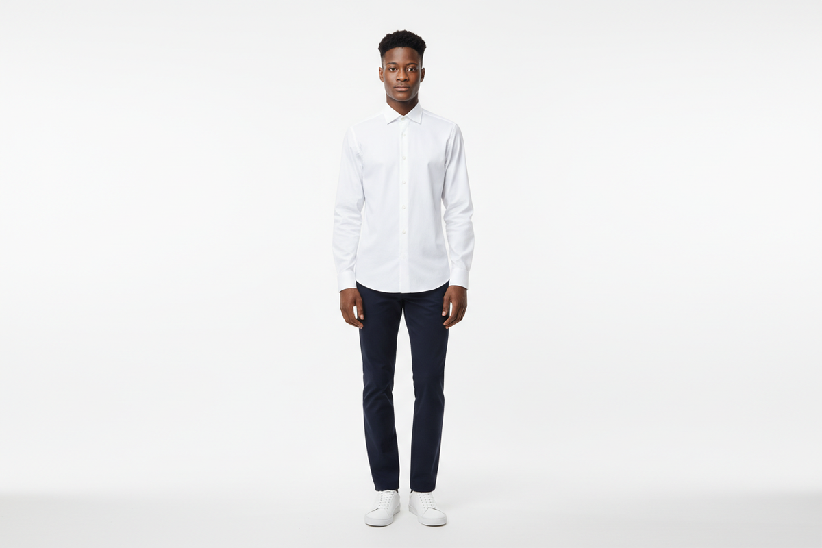 Vue arrière de la chemise élégante