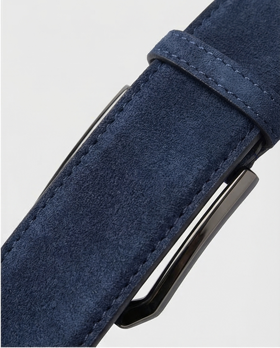 Marinblau Gürtelschlitz in Kombination mit eleganten Lederschuhen