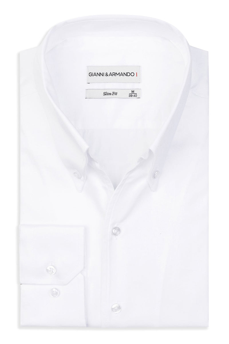 High Button Down Slim Fit Hemd in Weiß, Detailaufnahme des eleganten Kragens und Button-Down-Designs