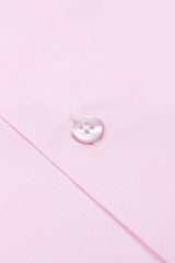Stilvolles Outfit mit Rosa Slim Fit Hemd und dunklen Hosen