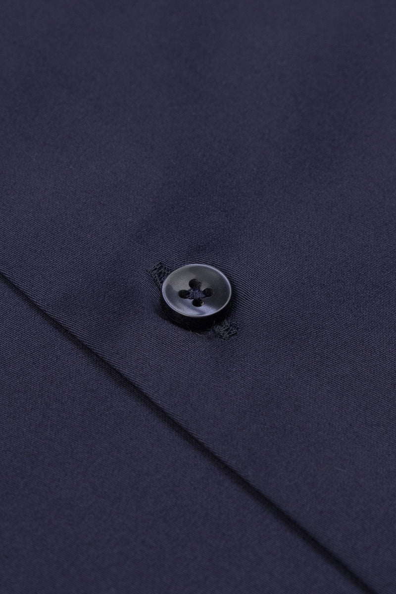 Gianni & Armando Logo auf dem Produktetikett des Navy-Blau Slim Fit Hemdes