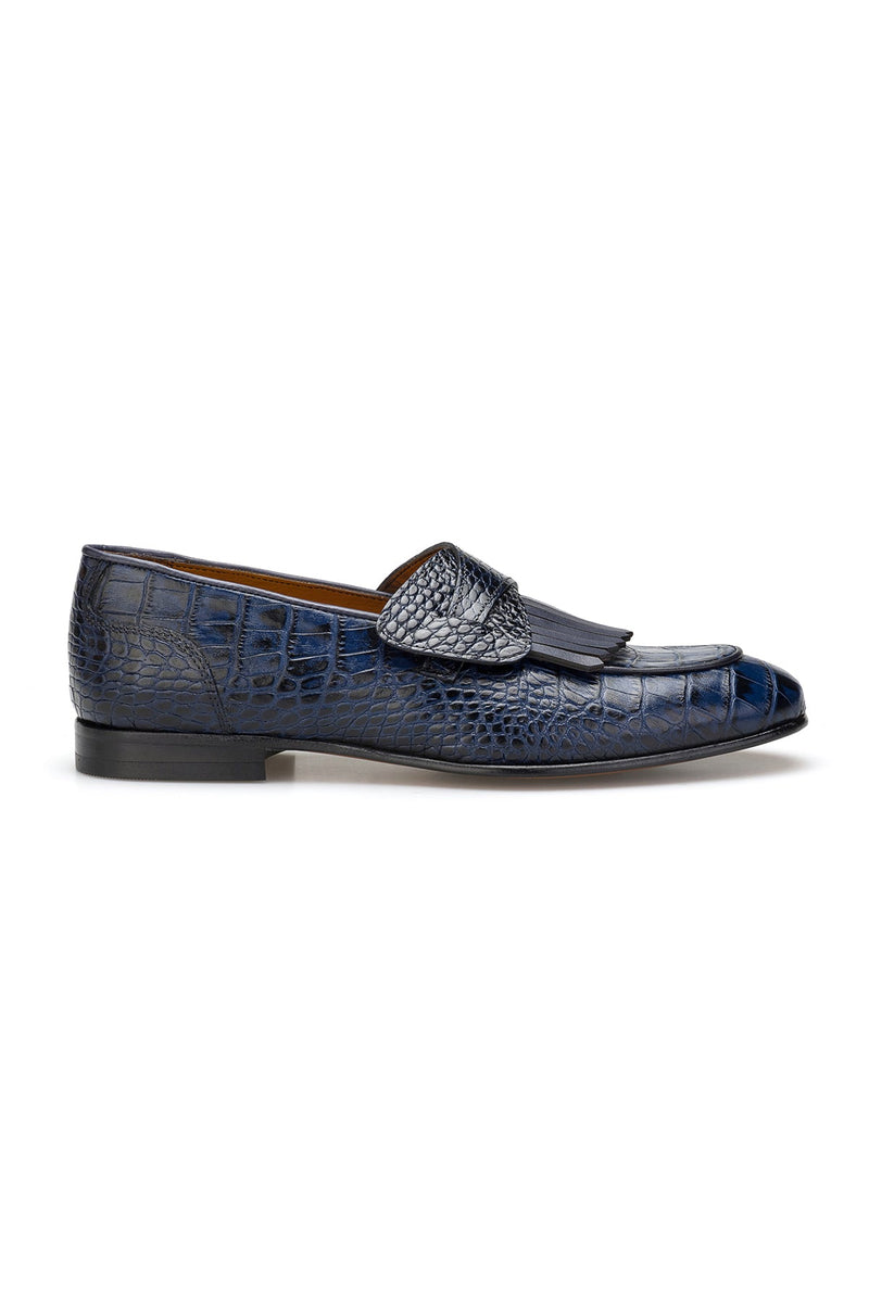 Close‑up of embossed crocodile‑like pattern on the Loafer's upper