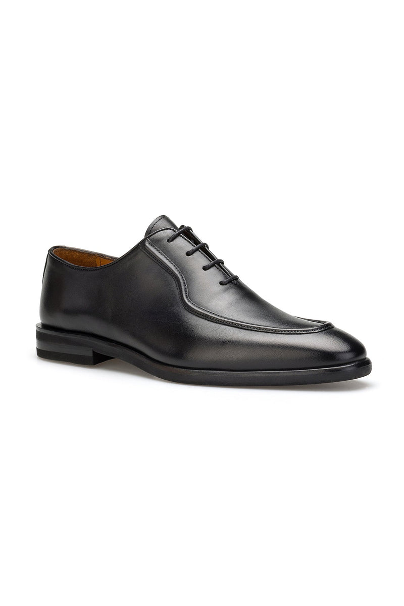 Interior view showing the cushioned lining of Gianni & Armando black business shoes