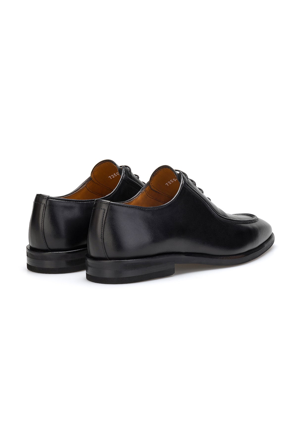 Close-up of the 3 cm heel and EVA sole on Gianni & Armando black business shoes