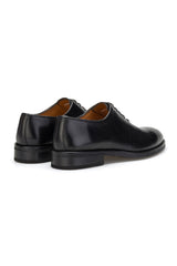Detail der EVA-Sohle des schwarzen Business-Schuhe – leichte, flexible Struktur