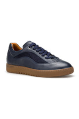 Rückansicht des Navy-Blue Sneakers mit feinem Lederdecksohle