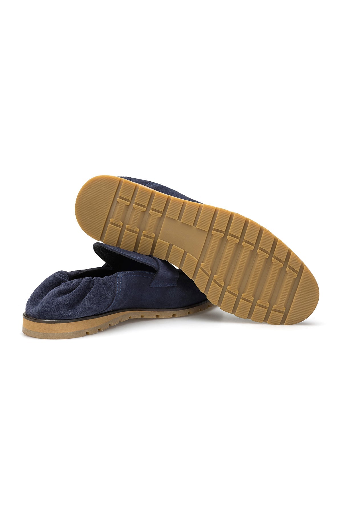 Detailaufnahme des Schlüpferschlauchs – schlichtes Design, das den Loafer elegant ergänzt.