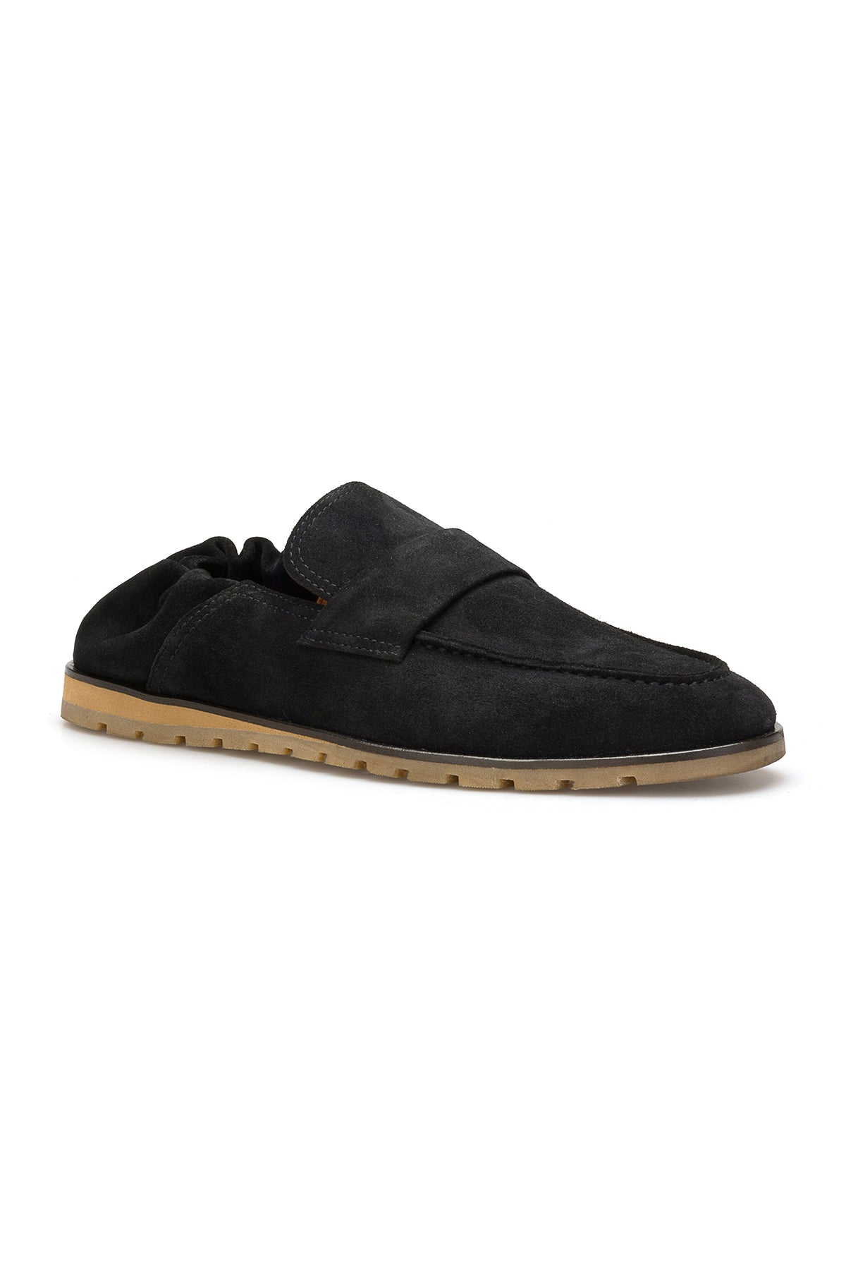 Nahaufnahme der weichen Wildleder-Oberfläche des Loafers