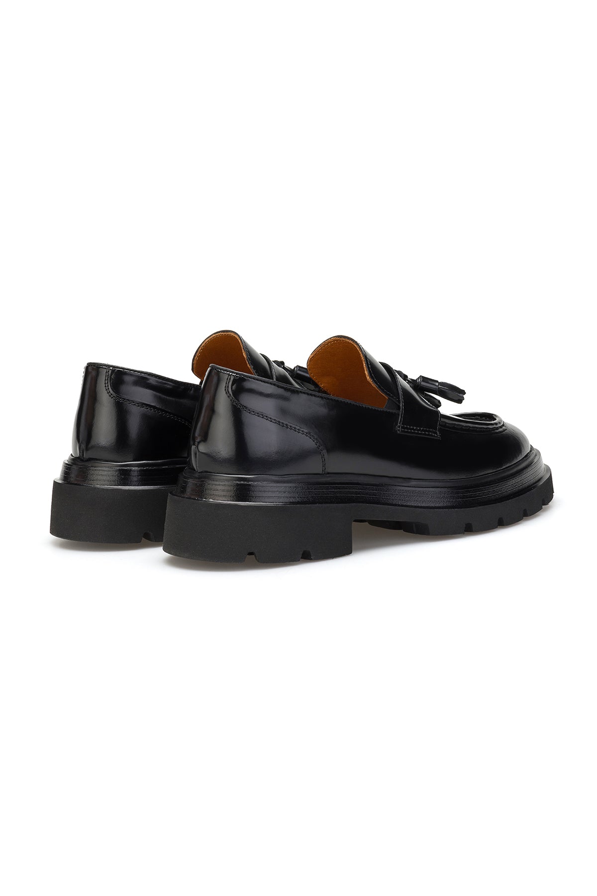 Rückansicht des schwarzen Glanzleder-Casual-Schuhes