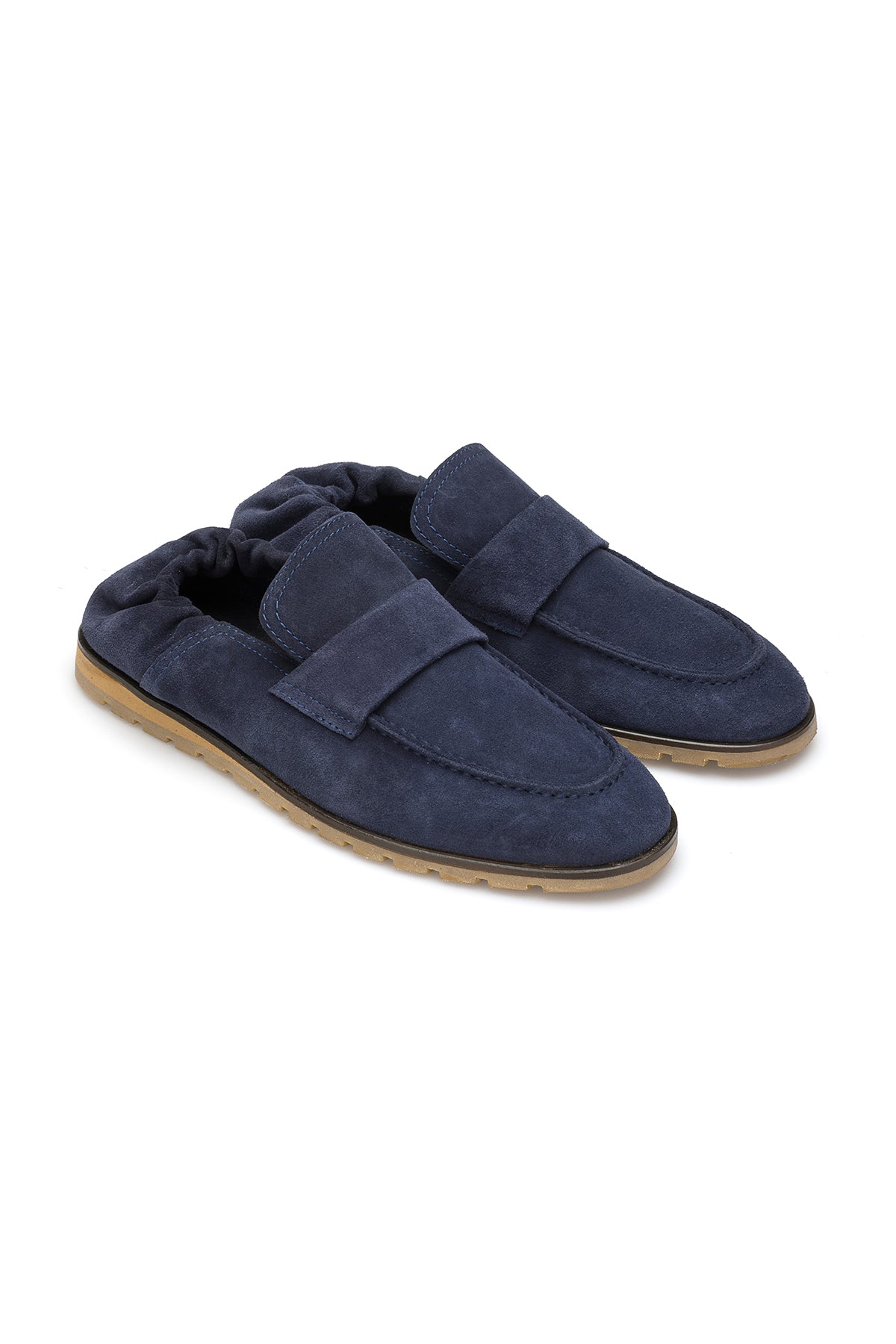 Vorderansicht des navy‑blauen Loafers aus weichem Wildleder – elegante Details und hochwertige Verarbeitung.
