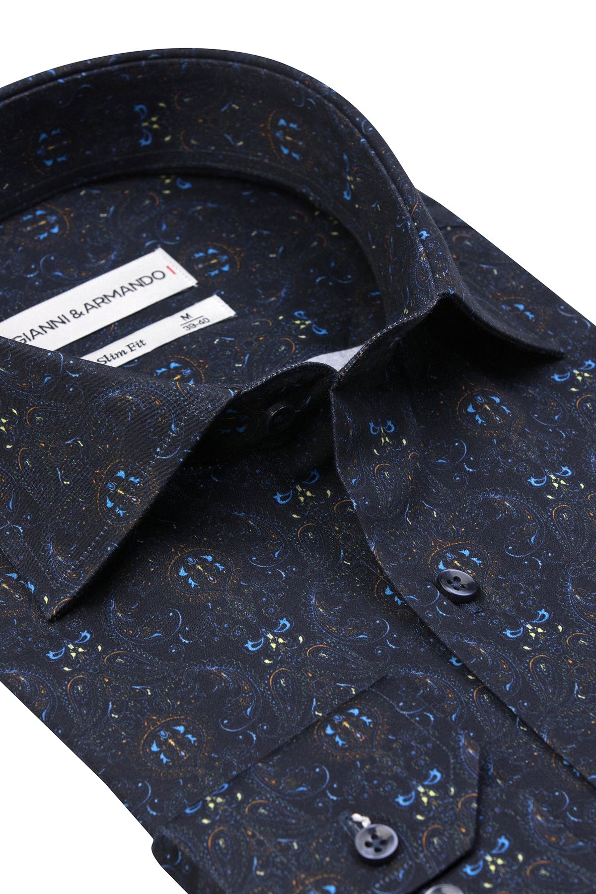 Vue arrière de la chemise, montrant la coupe ajustée et le motif