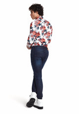 Detailaufnahme der hochwertigen Baumwoll- und Elasthan-Mischung in der Slim-Fit Jeans