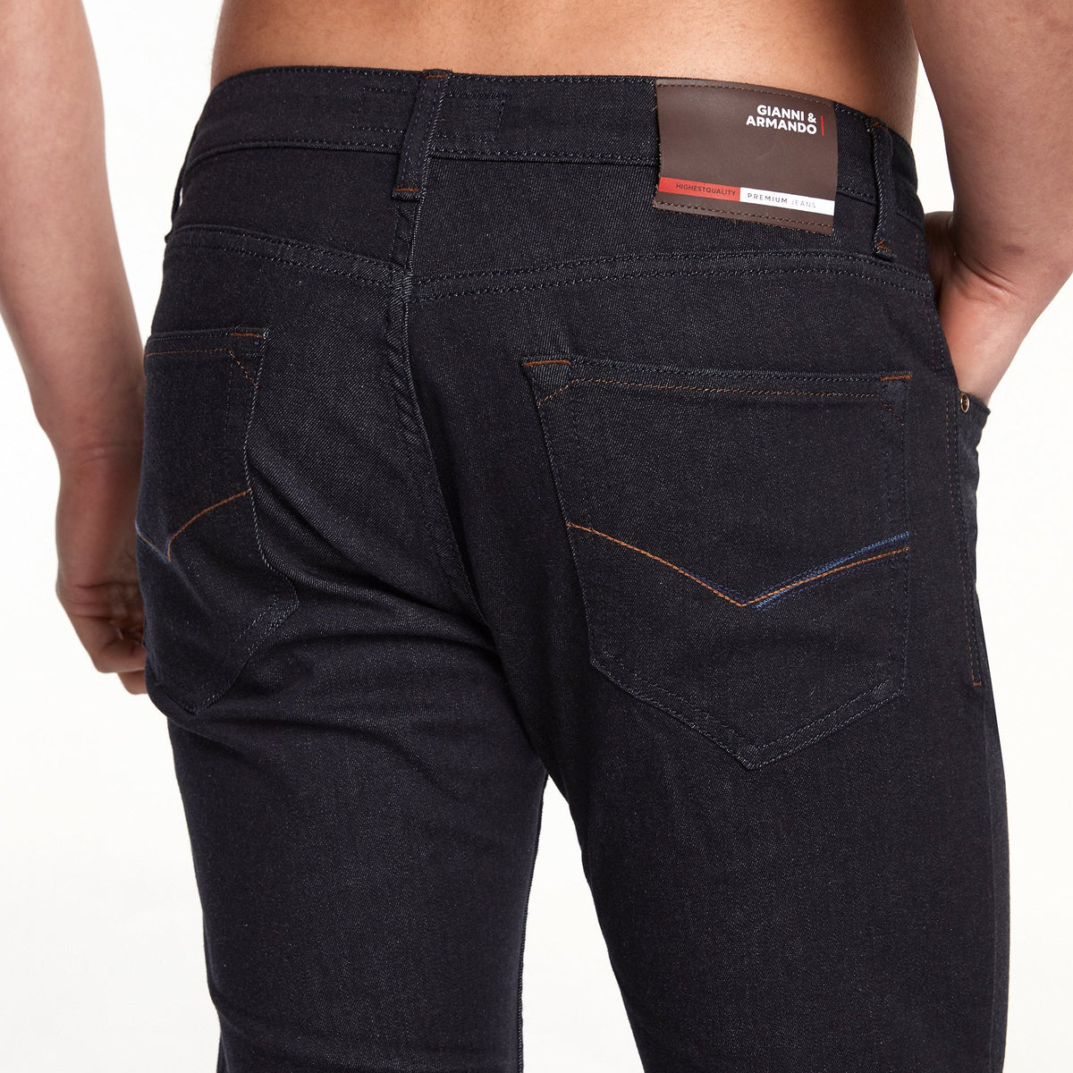 Detailansicht des klassischen 5-Pocket-Designs, das Stil und Funktion vereint.