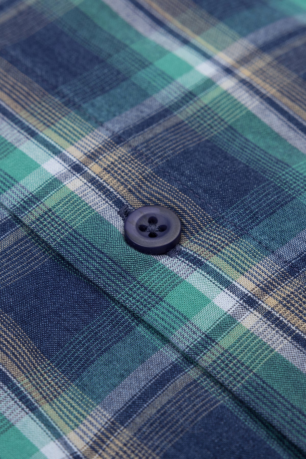 Slim Fit Karohemden getragen – elegante Business-Look mit 100 % Baumwolle