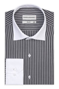 Chemise business Slim Fit à rayures noires, col blanc contrastant et poignets.