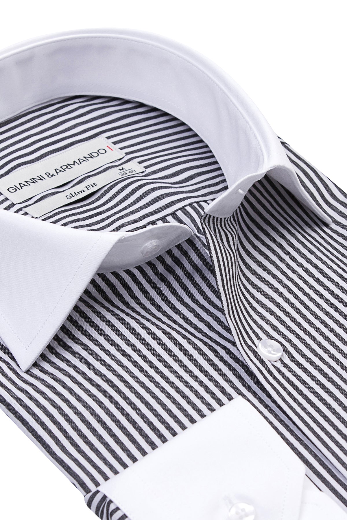 Vue complète de la chemise Slim Fit, montrant la base noire avec rayures blanches.