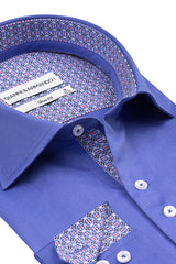 Rückseite des Slim Fit Freizeithemdes in Blau, schlicht ohne Brusttasche.