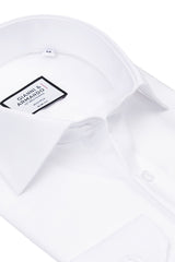 Rückansicht des Slim Fit Hemdes in Weiß, 100 % Baumwolle, bügelfreie Passform