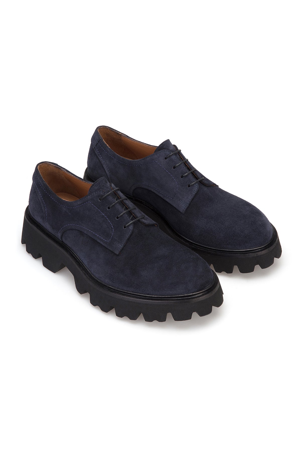 Vorderansicht der Herren Casual Schuhe aus Wildleder in Navy-Blue, zeigt das elegante Design und die feine Ziernähte.