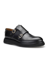 Nahaufnahme des Rindsleder-Obermaterials der Double Monk Schuhe