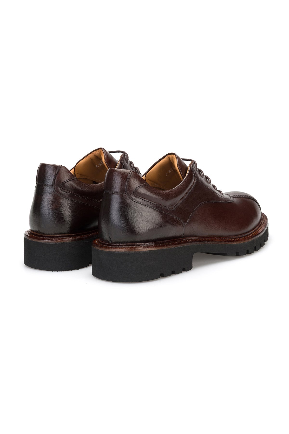 Rückansicht der Casual Schuhe mit Lederdecksohle