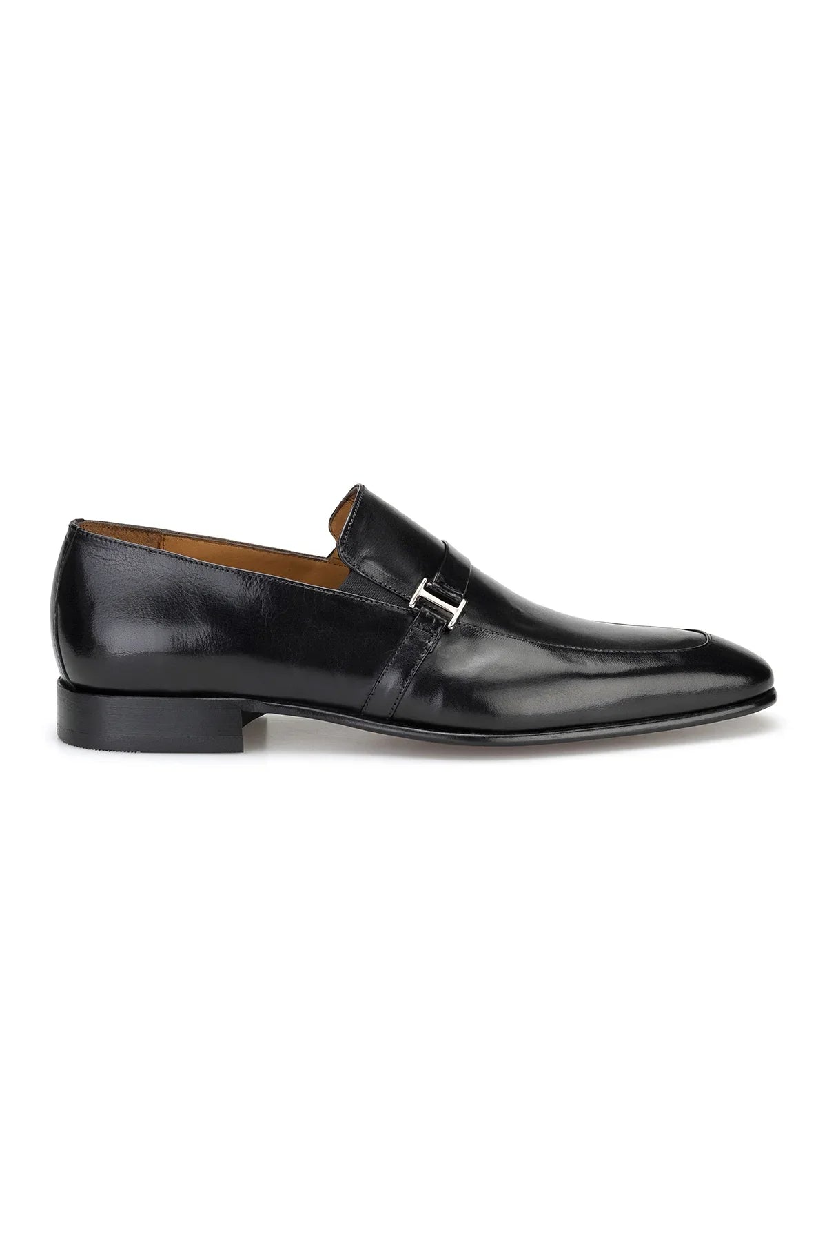 Vorderansicht der schwarzen Business-Schuhe mit Spitzspitze – klassischer Business-Look