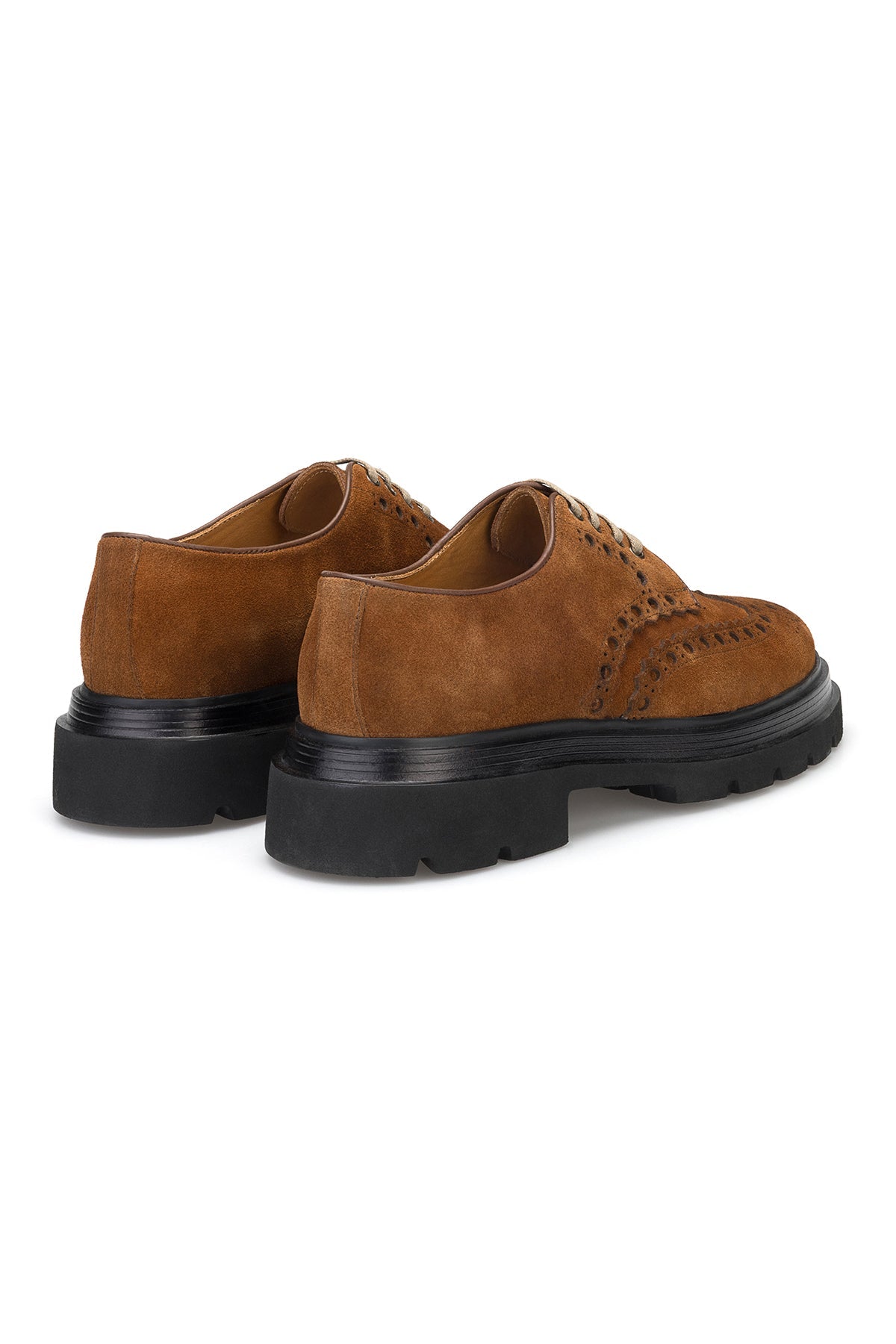 Schuh im Profil, hebt die geschnürte Konstruktion und die runde Spitze hervor