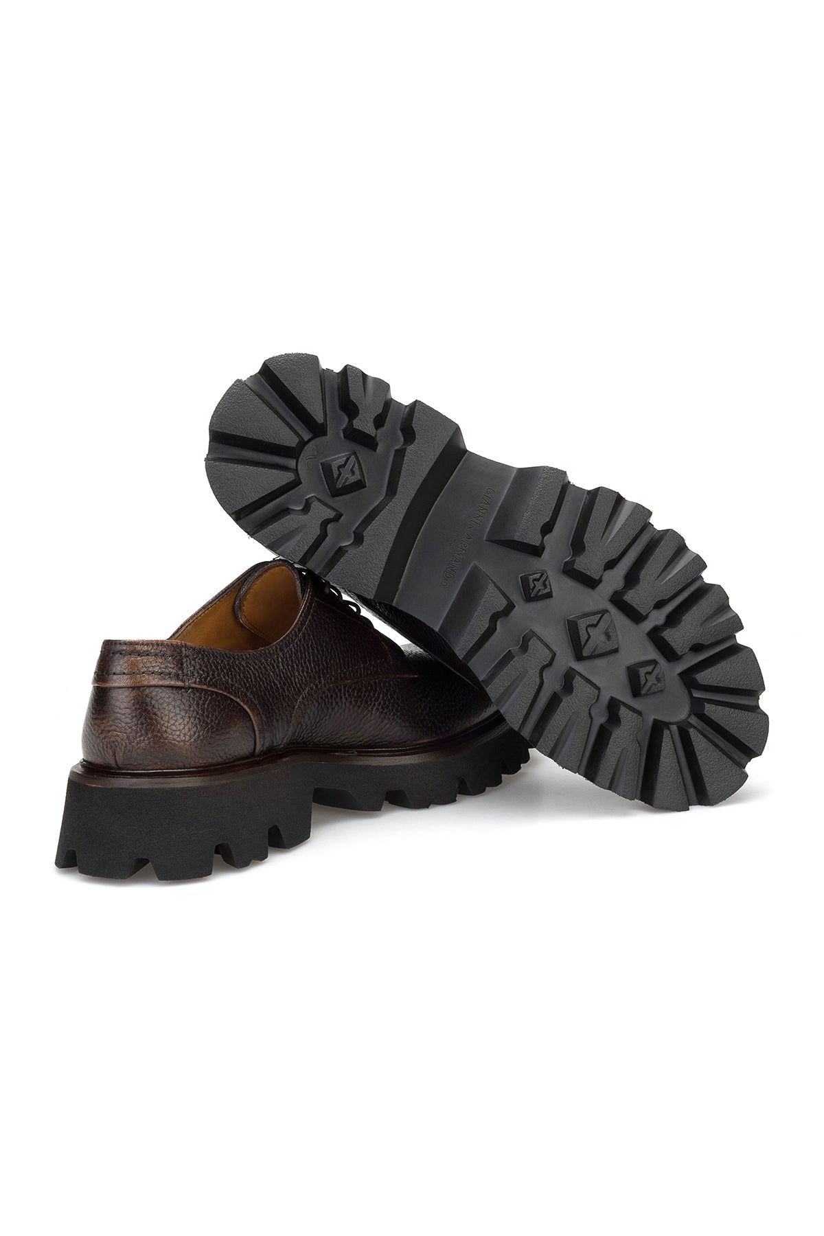 Schuh auf einem Fuß – bequeme EVA-Sohle, 3,5 cm Absatz, ideal für Alltag.