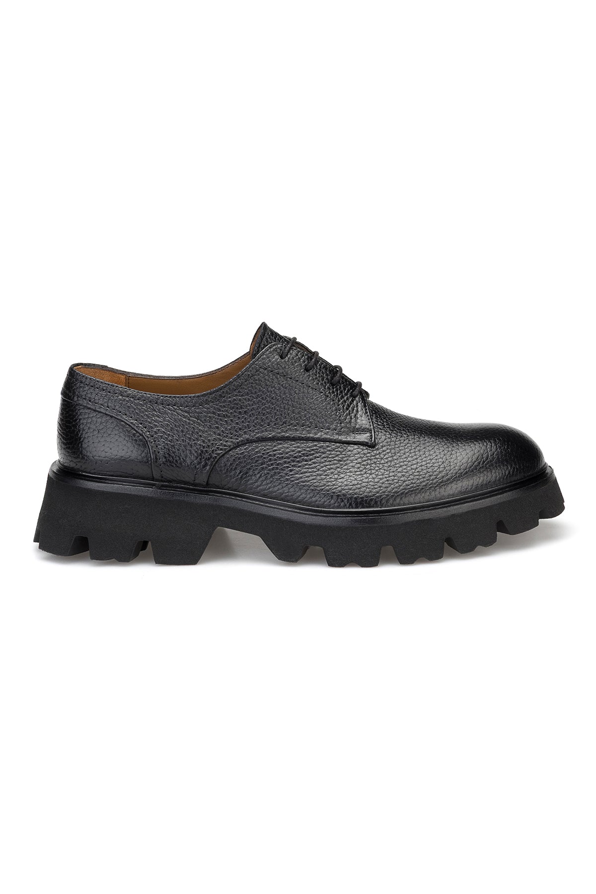 Seitliche Ansicht der handgefertigten Casual Schuhe in Flotter Leder