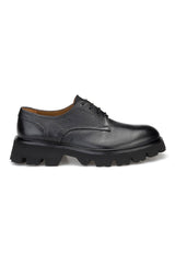 Seitliche Ansicht der handgefertigten Casual Schuhe in Flotter Leder