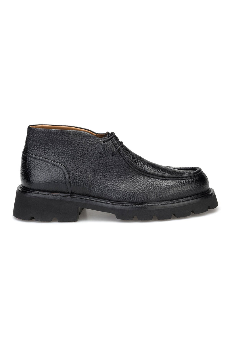 Seitliche Ansicht der eleganten Flotter Leder Schnürboots in Schwarz