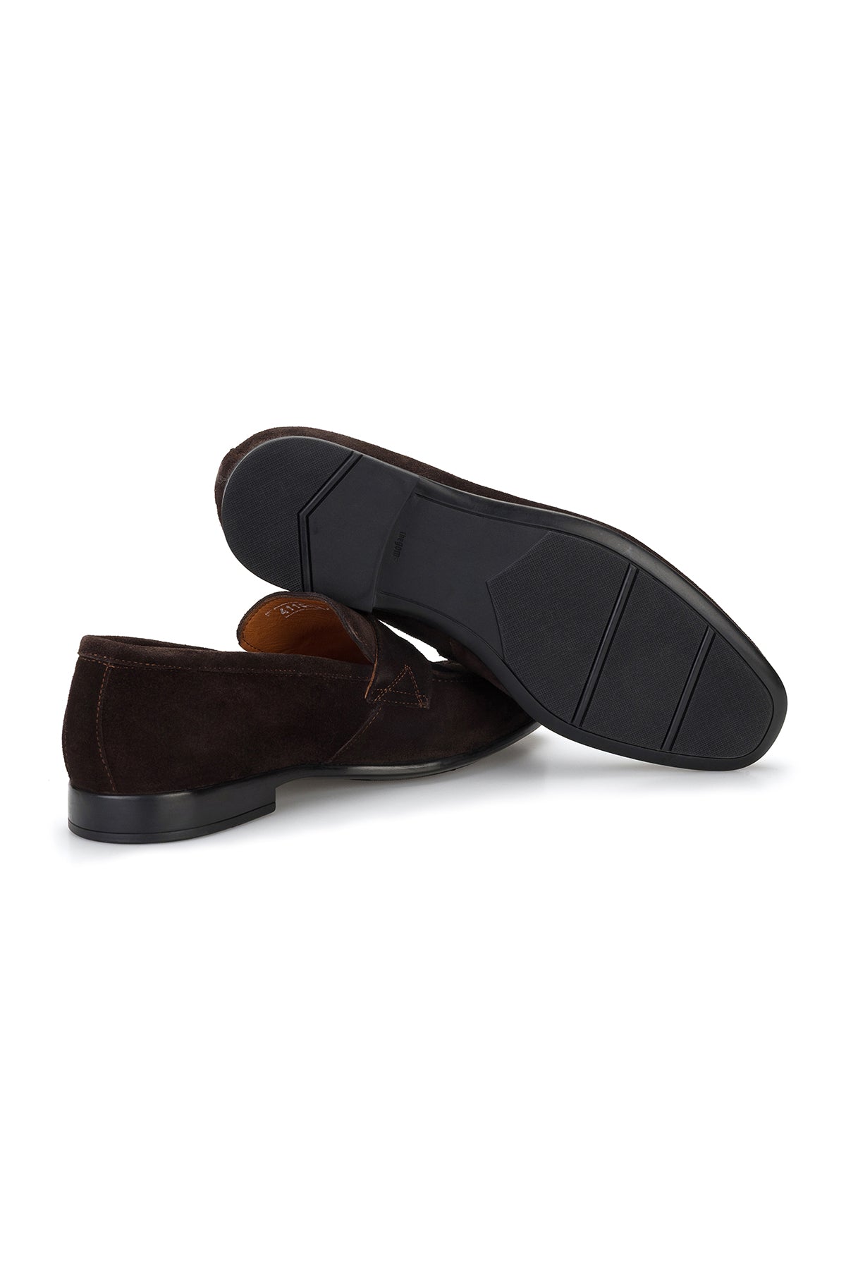Verpackung der Herren Loafer mit Markenlogo – hochwertiges Präsentationsdesign
