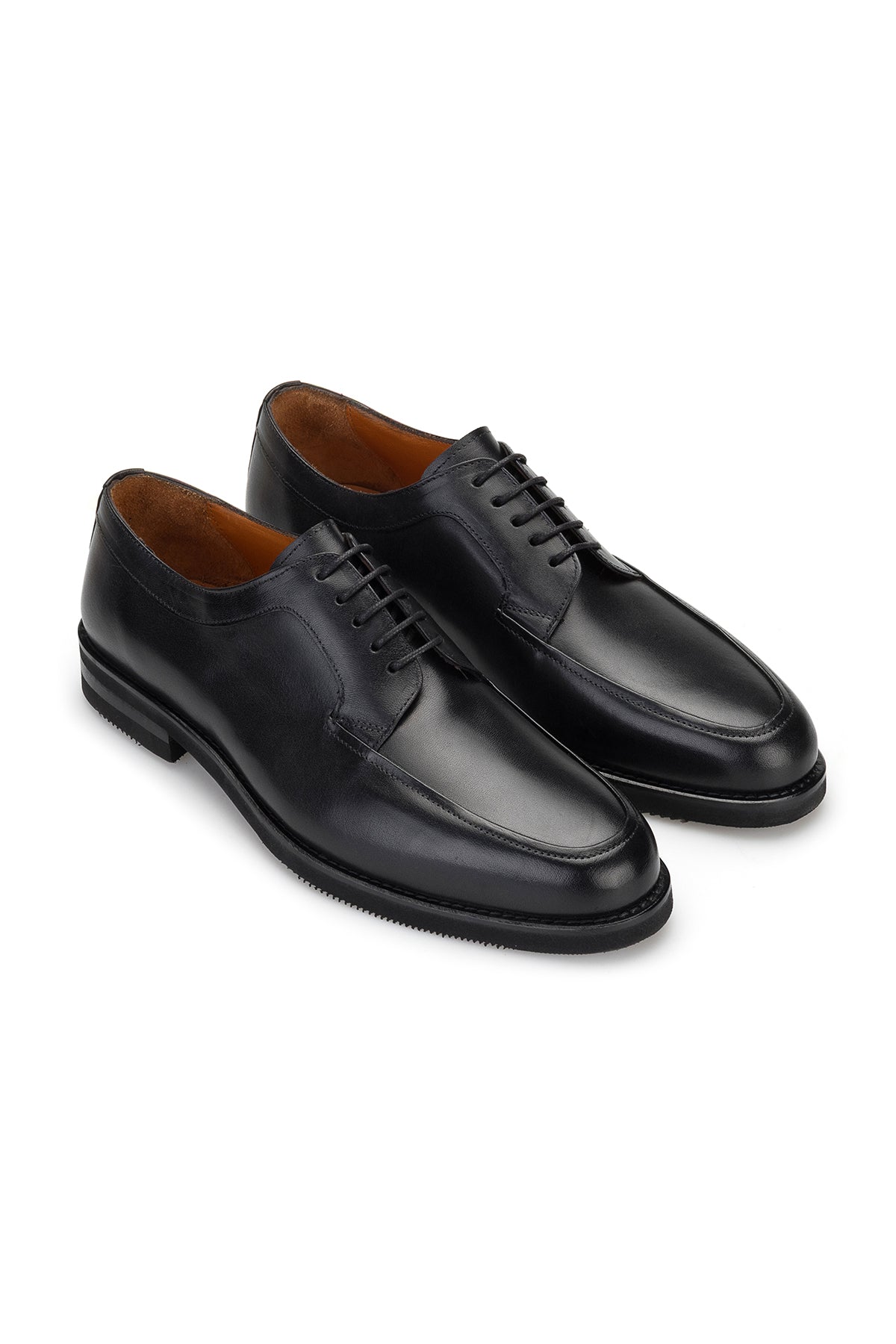 Front‑view of black Gianni & Armando business shoe with sleek leather upper and subtle stitching.