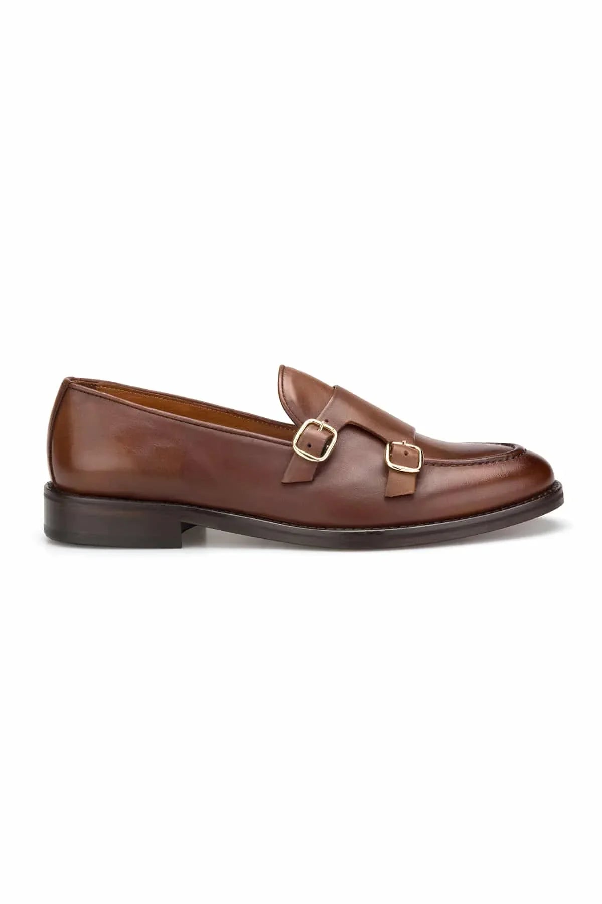 Seitliche Ansicht der Double Monk Schuhe mit Doppelschnalle in Camel Leder
