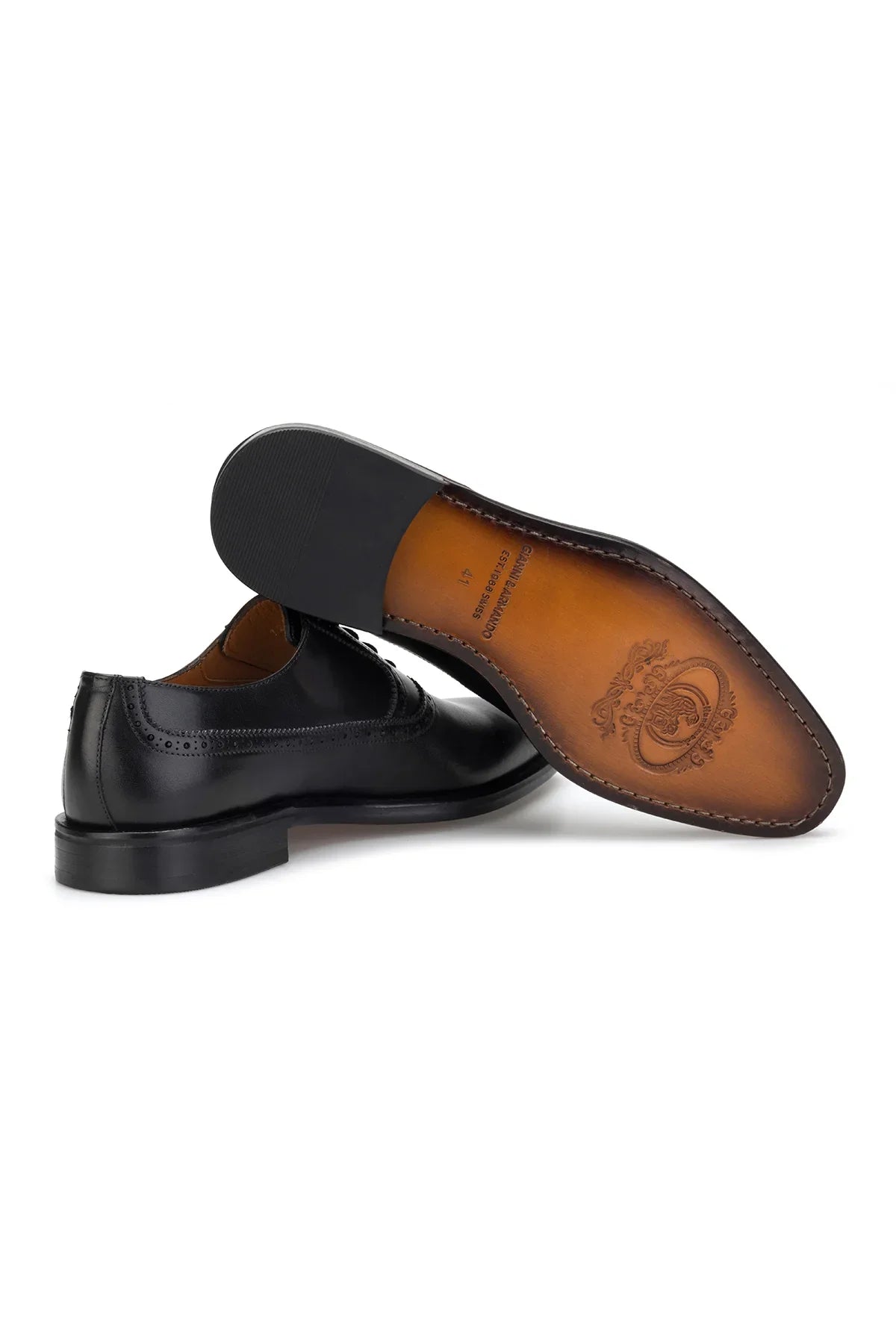 Herren Business-Schuhe in Aktion – stilvoller Auftritt bei Geschäftsmeetings