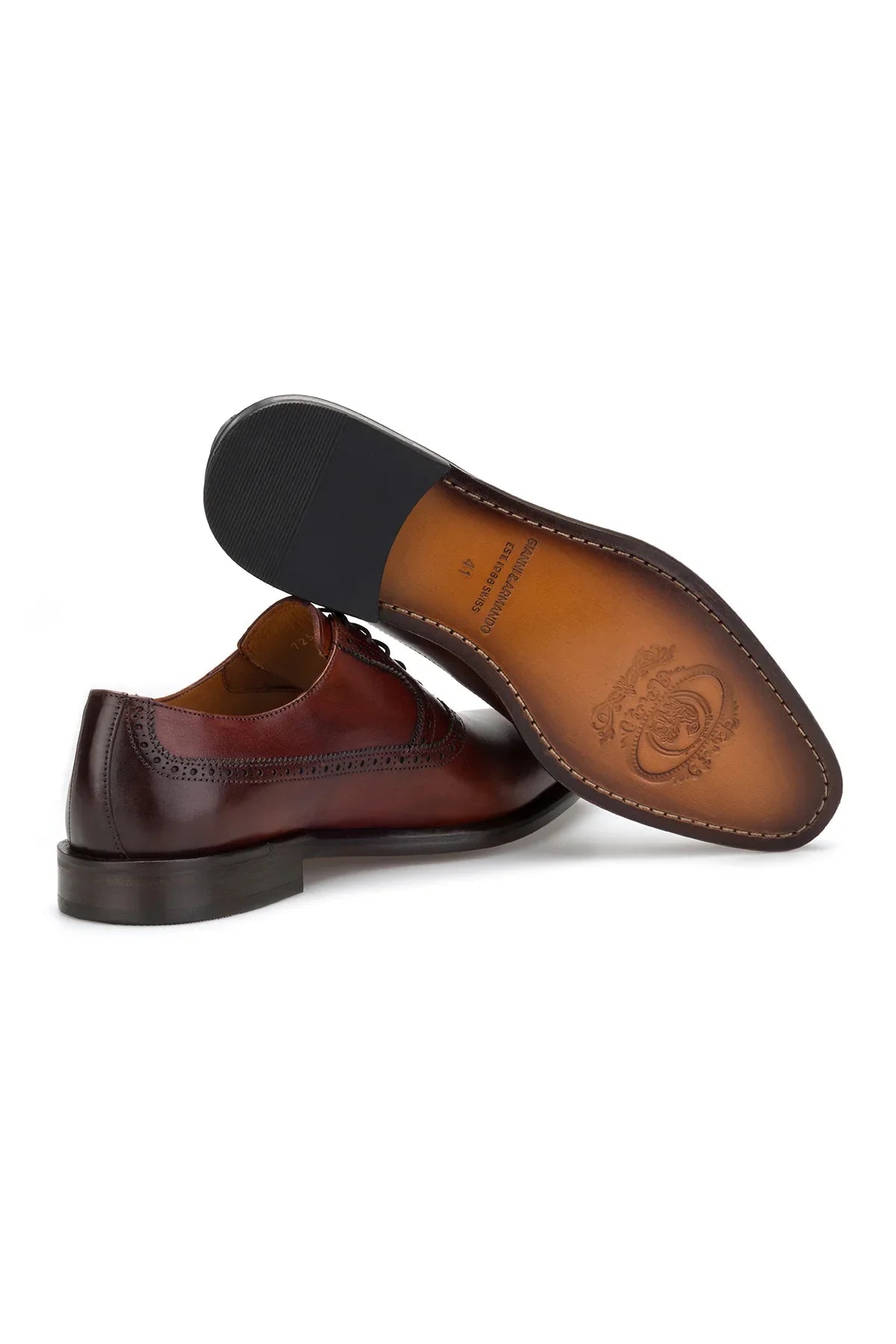 Verpackung des handgefertigten Herren Business-Schnürers in Terracotta