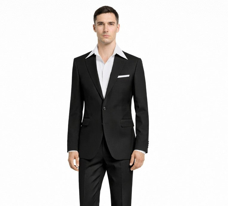 Nahaufnahme der feinen Wollstruktur des schwarzen Slim Fit Herrenanzugs.