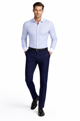 Portrait eines Mannes in Slim Fit Businesshemd – elegante Business-Look