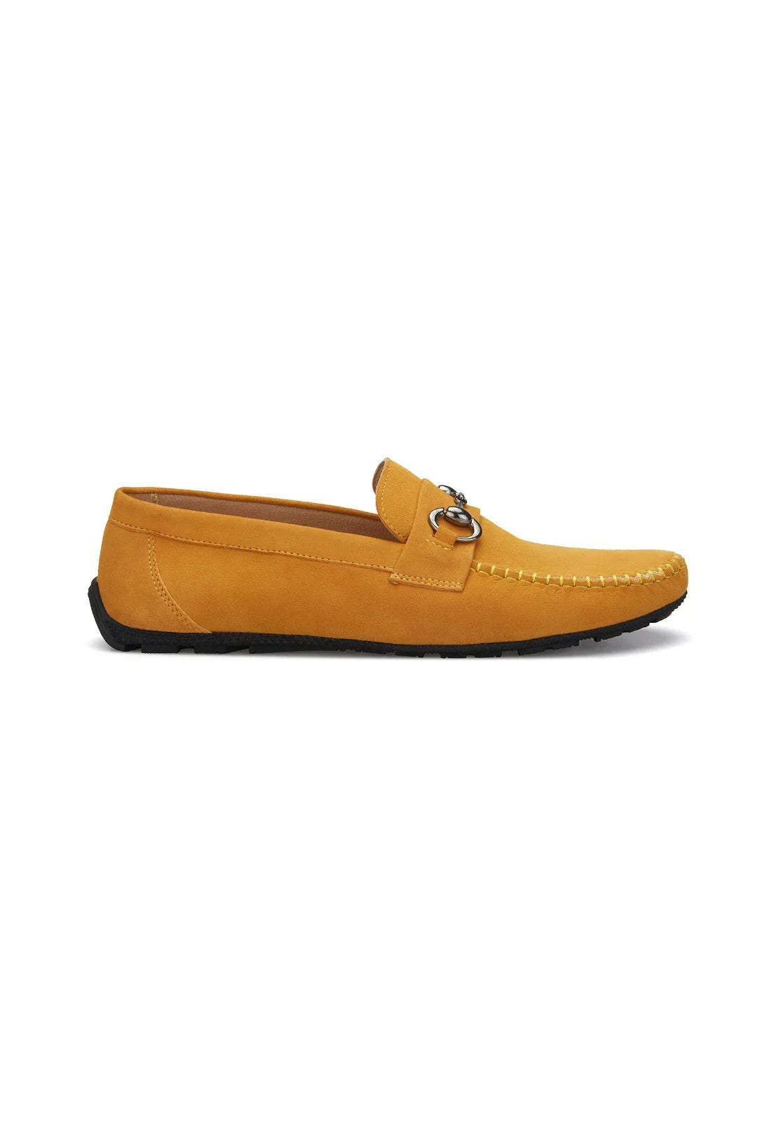 Vue de profil du mocassin jaune en cuir de chèvre souple