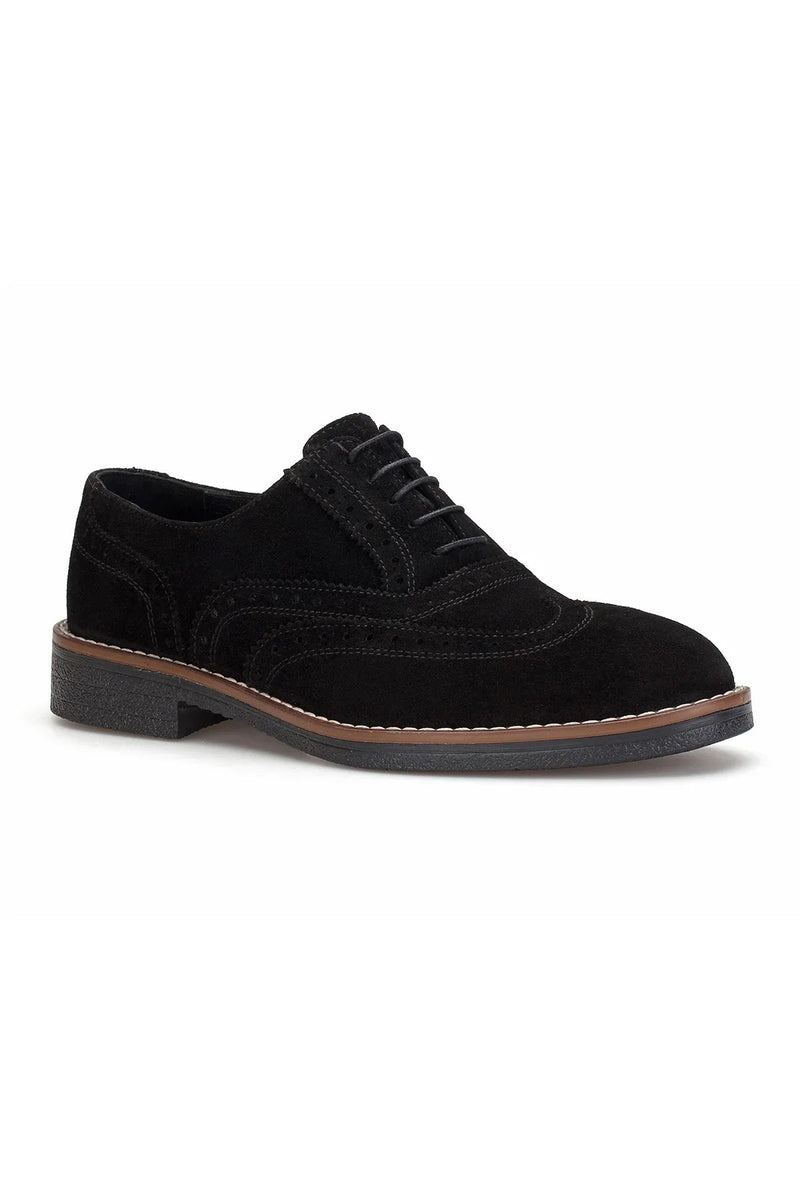Detailaufnahme der Gummi‑Sohle des Oxfort Schwarzer Wildleder-Schuhes