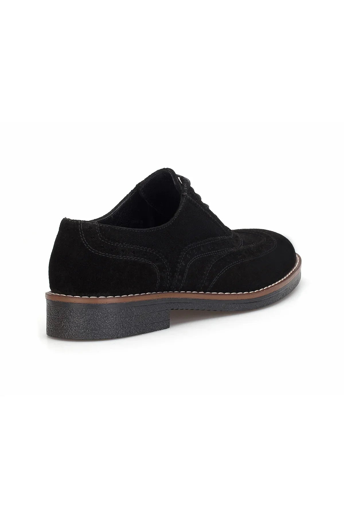 Rückansicht des Oxfort Schwarzer Wildleder-Schuhes – elegante Silhouette