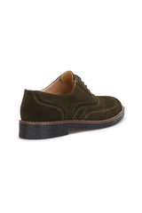 Nahaufnahme des Wildleder-Obermaterials der Oxfort Schuhe, weich und atmungsaktiv.