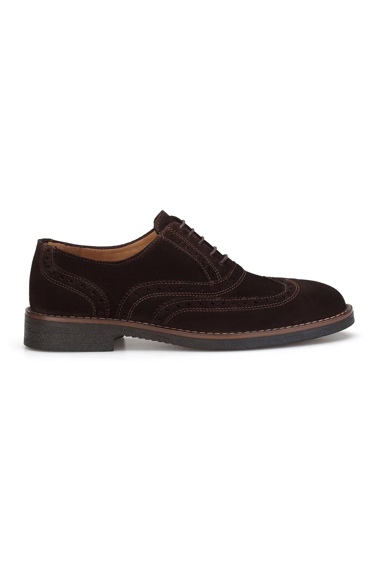 Seitliche Perspektive der Oxfort Schuhe Braun mit feinem Schnürverschluss.