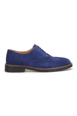 Seitliche Ansicht der Oxfort Schuhe, betont die runde Schuhspitze und die elegante Decksohle aus Leder.