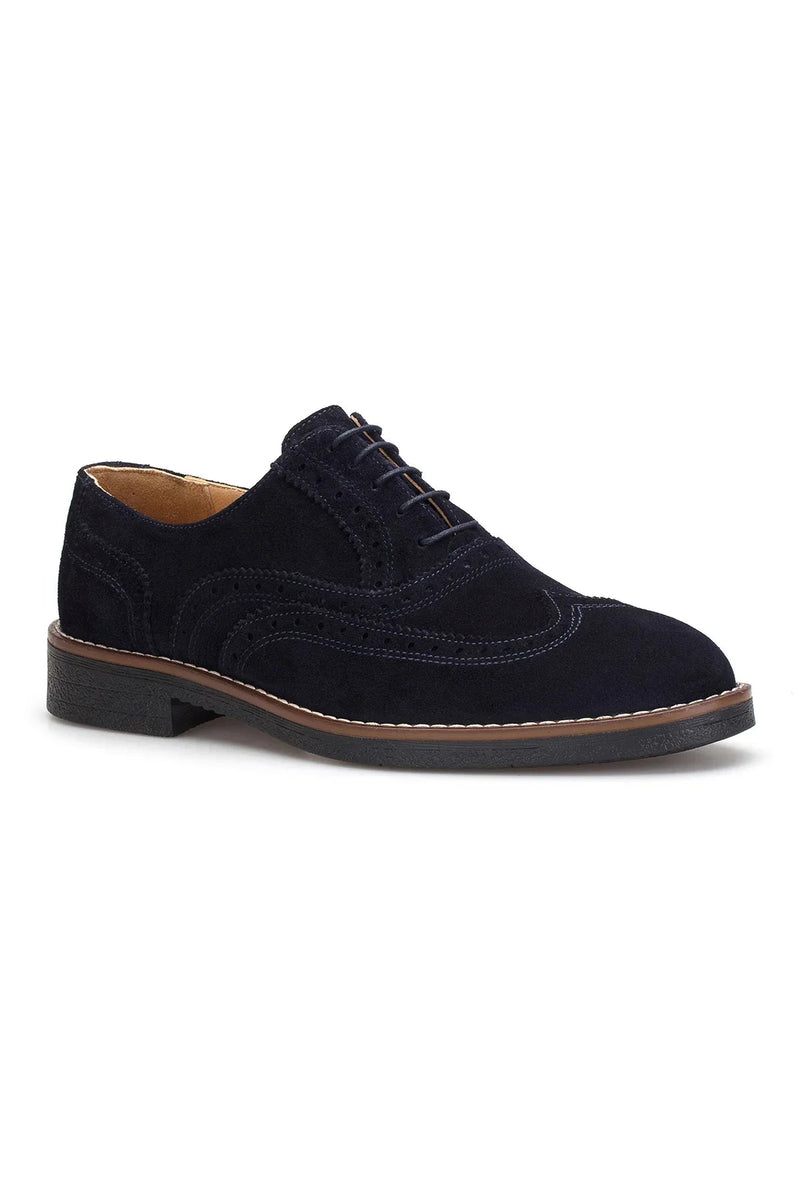 Detailaufnahme des Wildleder-Obermaterials des Oxfort Schuhs Dunkel Blue