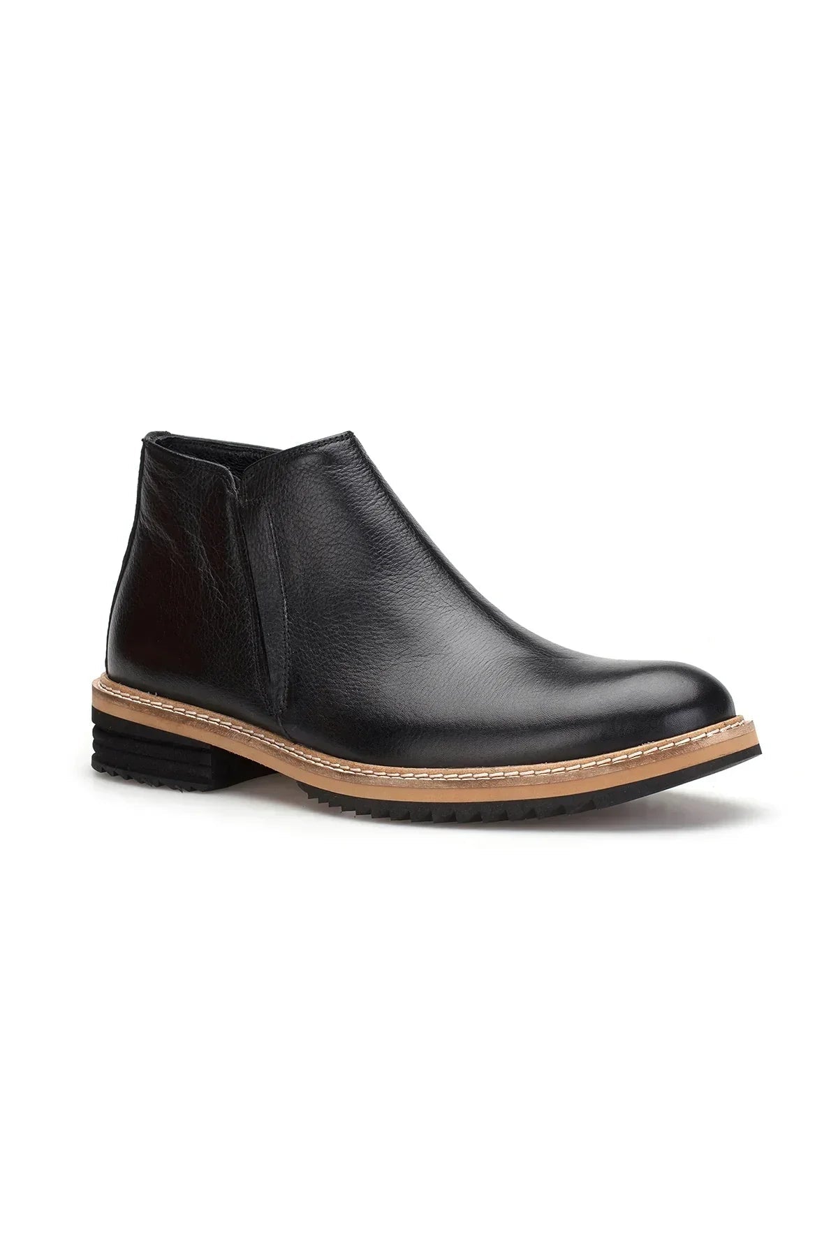 Rutschfeste Gummisohle der Chelsea-Stiefel, ideal für witterungsbeständige Spaziergänge.
